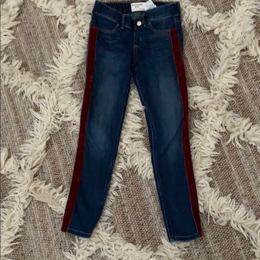 Jean with velvet detail